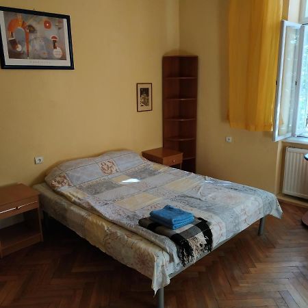 Кімната В Серці Львова Lviv Luaran gambar