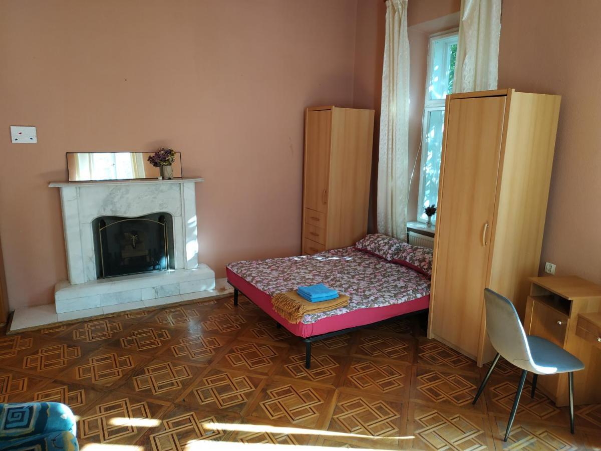 Кімната В Серці Львова Lviv Luaran gambar