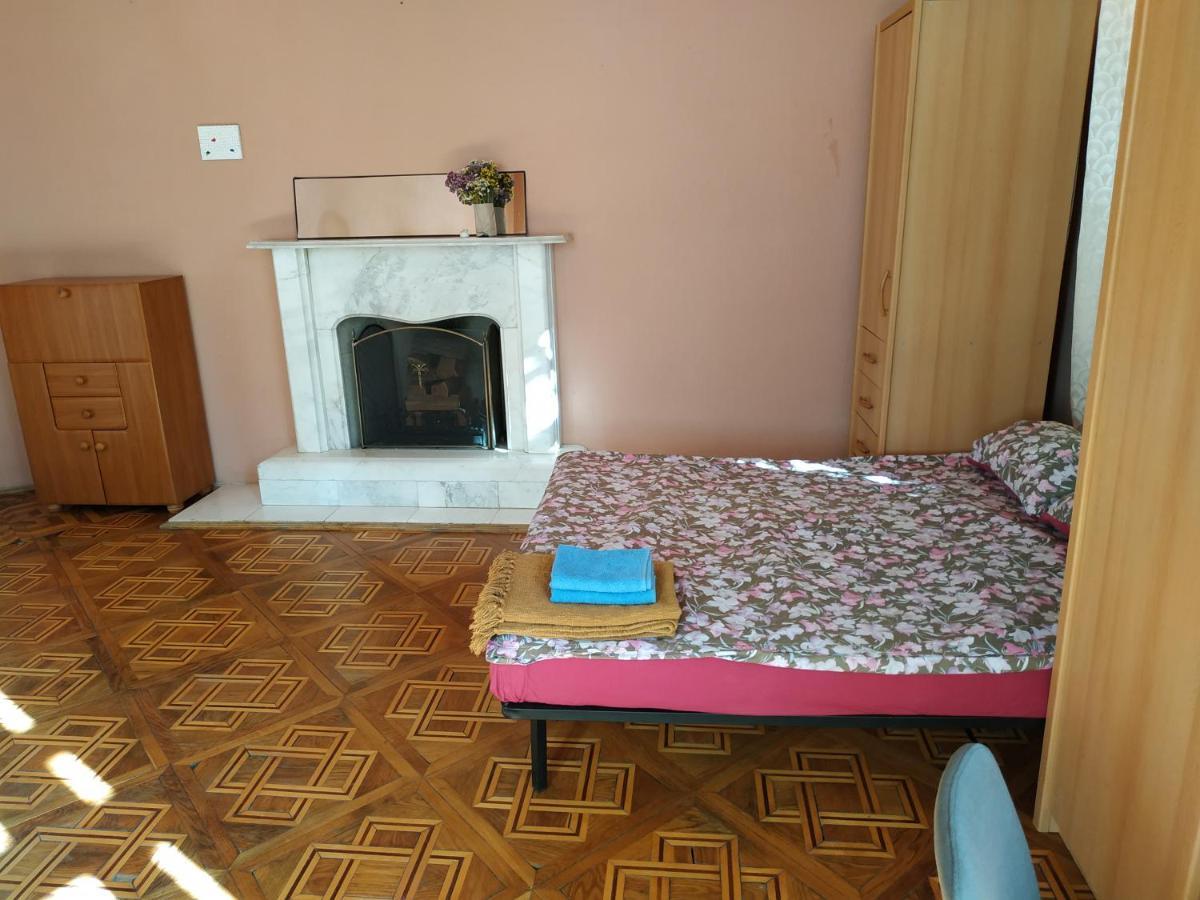 Кімната В Серці Львова Lviv Luaran gambar