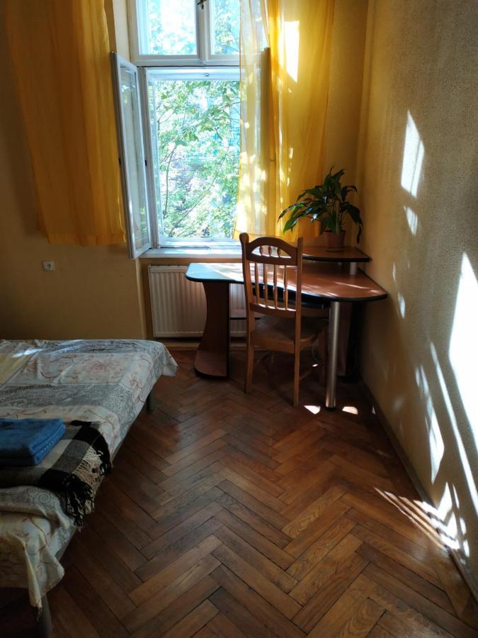 Кімната В Серці Львова Lviv Luaran gambar