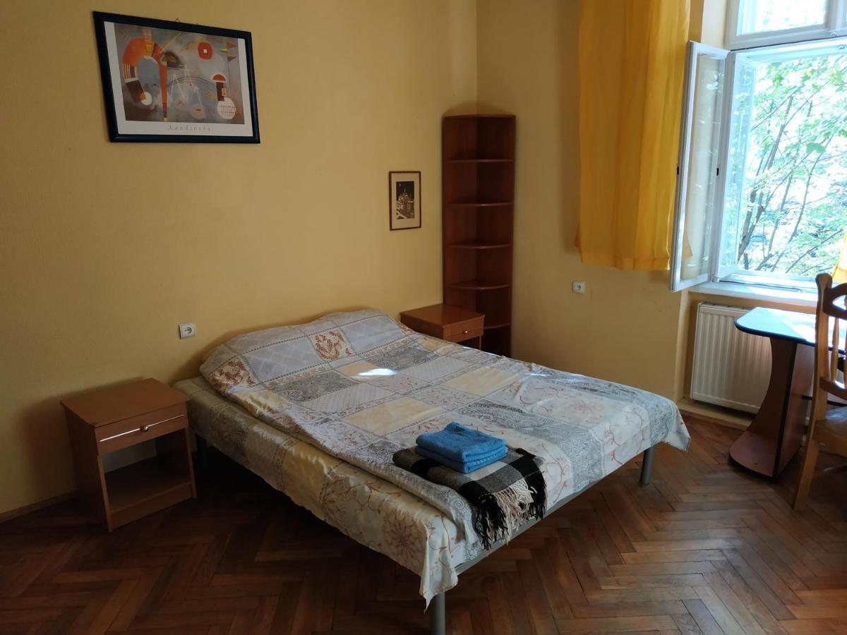 Кімната В Серці Львова Lviv Luaran gambar